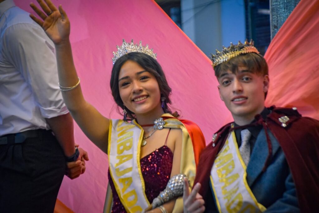¡Cuenta regresiva en Tartagal! Todo listo para la gran Elección Municipal de Embajadores Estudiantiles 2026 Jóvenes estudiantes participando en la previa de la Elección Municipal de Embajadores Estudiantiles en Tartagal